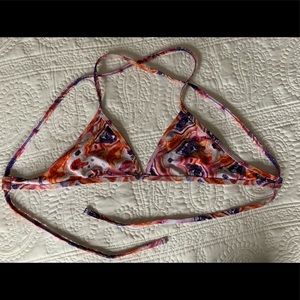 Jolyn Triangle Top Geode print